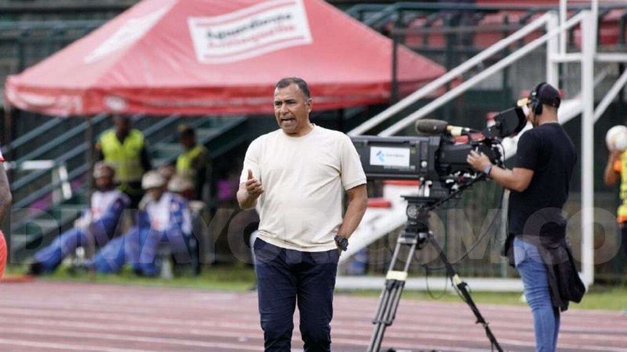 El técnico se encuentra en la cuerda floja en tan solo siete fechas disputadas.