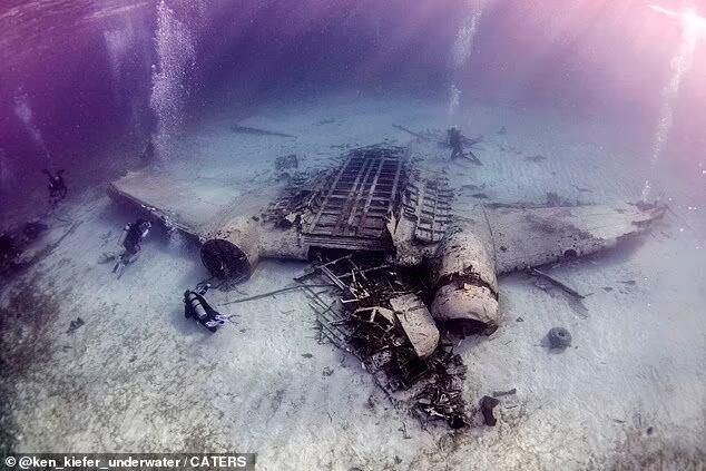 Avión de Pablo Escobar hundido en el Caribe