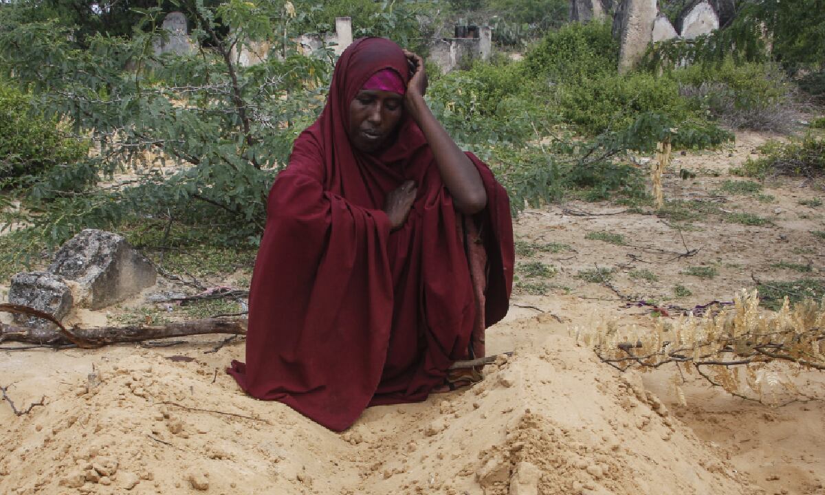 ONU eleva un llamado agónico para que el mundo indiferente vea a Somalia, país en la cuerda floja debido a la falta de alimento.