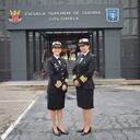 Capitán de navío Beatriz Helena García Restrepo (izquierda) y Capitán de Navío Carolina Gómez del Castillo, quienes se convertirán en las primeras mujeres en llegar al grado de Almirante.