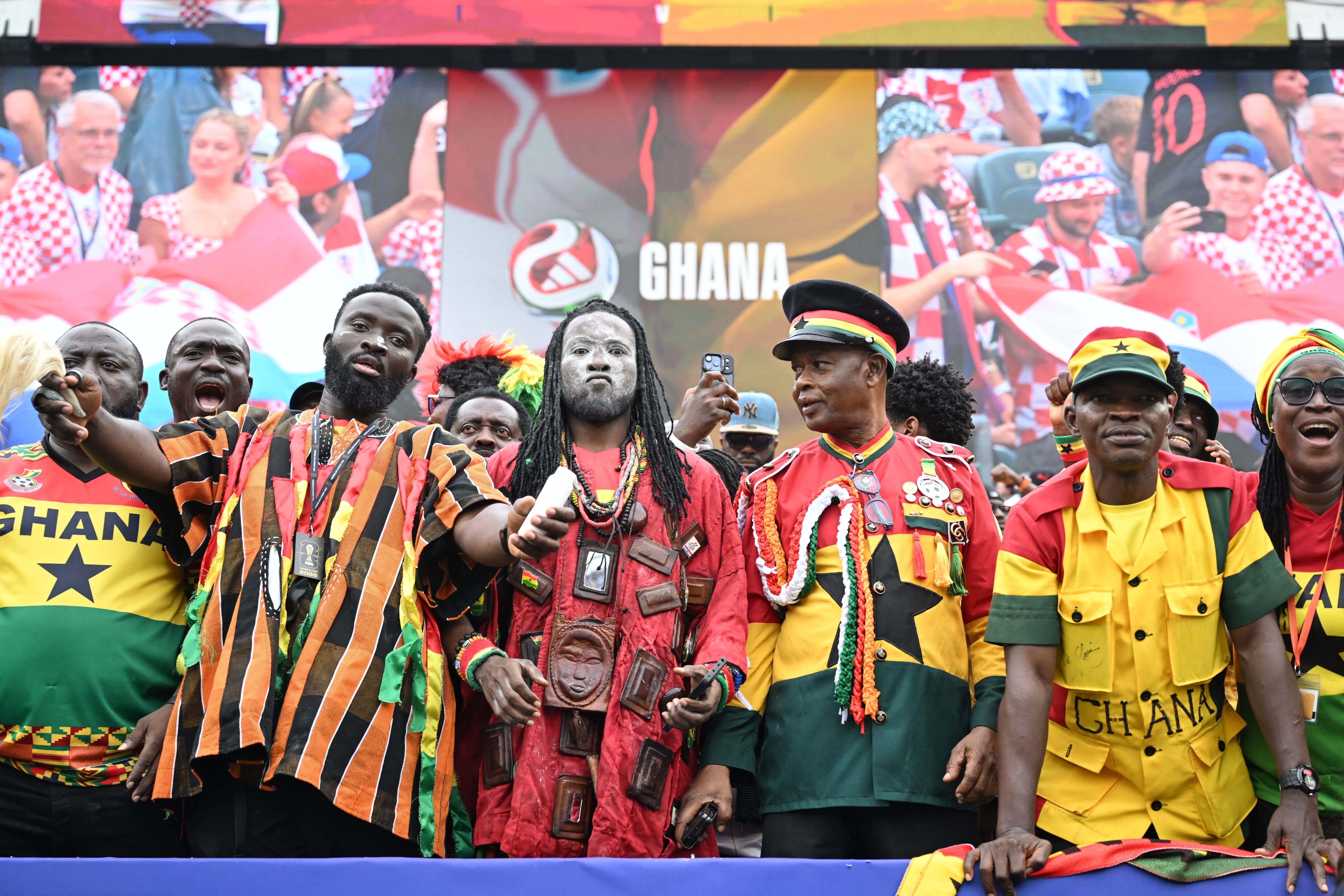 Hinchas de Ghana contra Inglaterra.