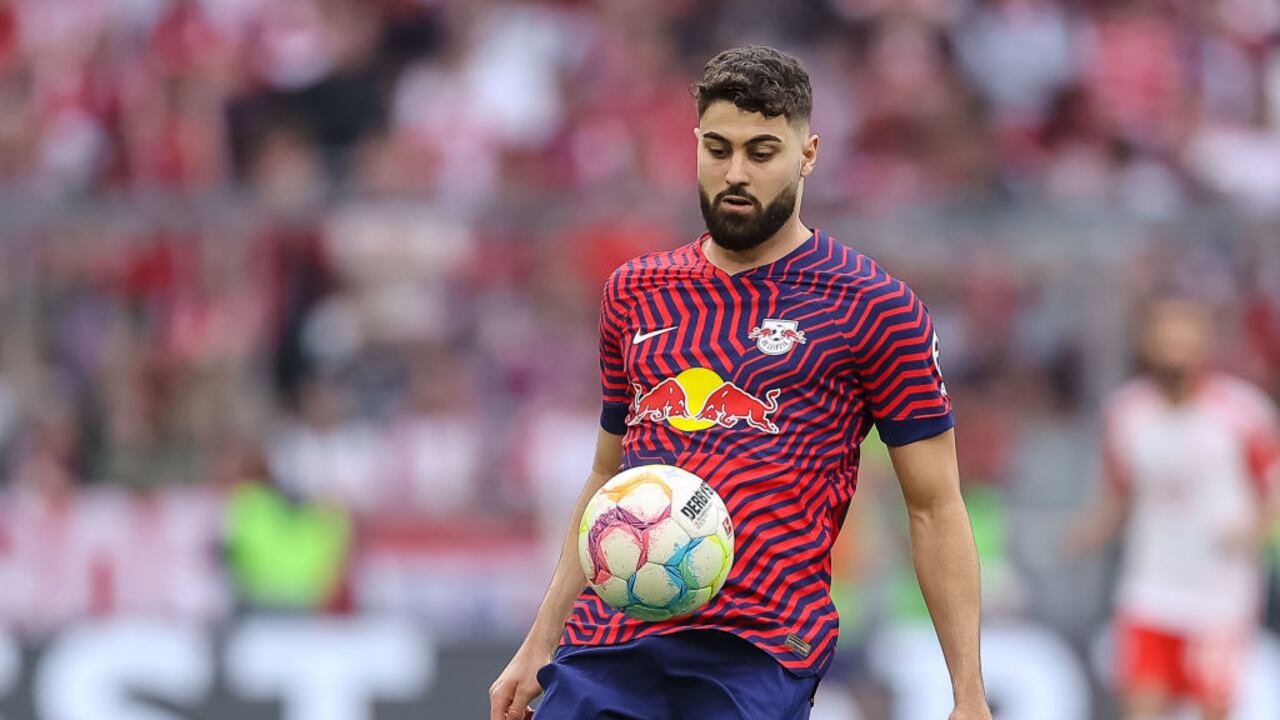 El zaguero croata llega a la Premier League.