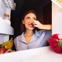 Descubra cómo mantener la nevera sin olores desagradables siguiendo estos consejos.