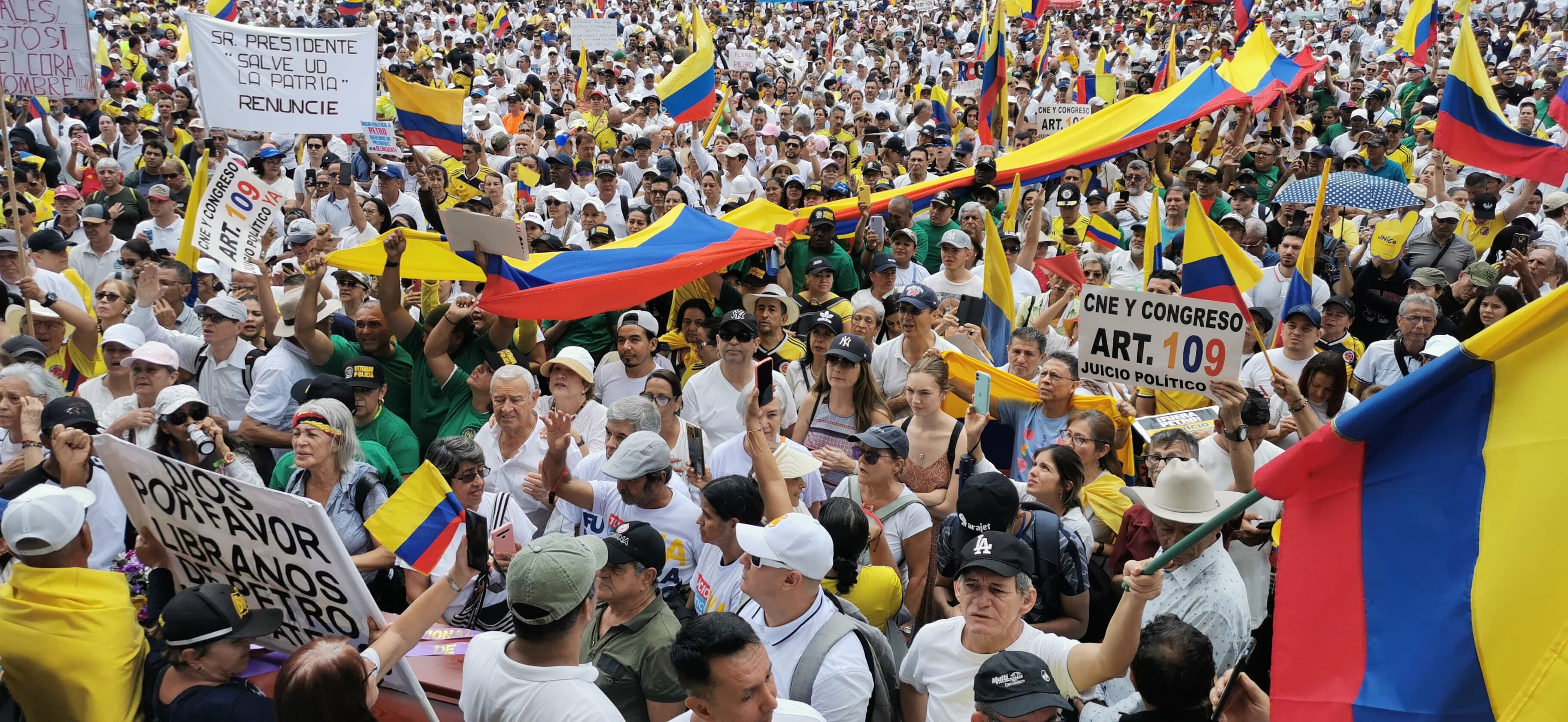 Marcha en contra del gobierno del presidente Gustavo Petro