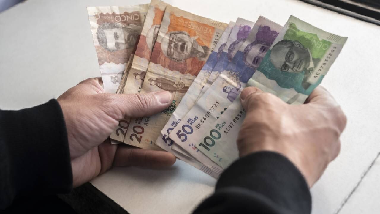 El uniformado habría pedido un soborno a las víctimas. (imagen de referencia).