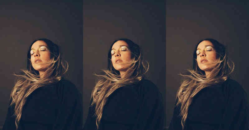 Carla Morrison. Foto cortesía: Teatro Mayor Julio Mario Santo Domingo.