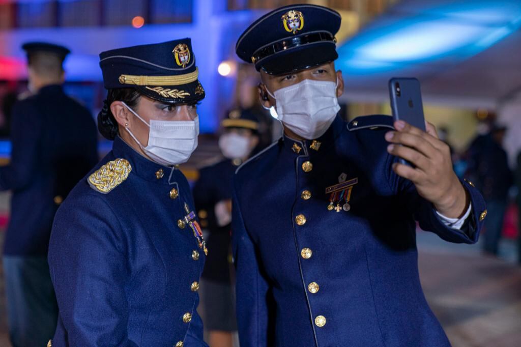 El Sargento Segundo, Mauricio Gómez, empezó a ser conocido como el ‘youtuber/influencer’ del Ejército Nacional, usa los videos tipo selfie para contar sus historias.