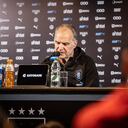 Marcelo Bielsa en conferencia de prensa.