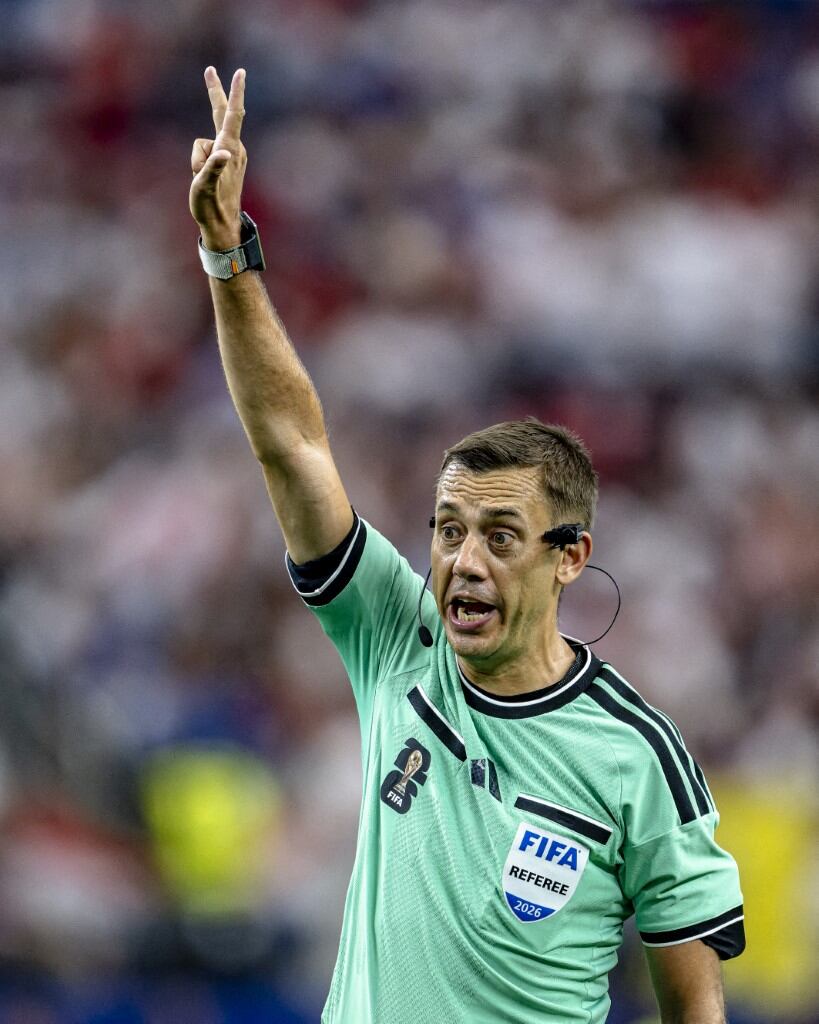 Clément Turpin, de Francia, fue el juez de Inglaterra vs. Croacia en la fase de grupos del Mundial 2026