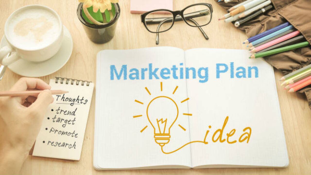 123RF - Baramee Thaweesombat