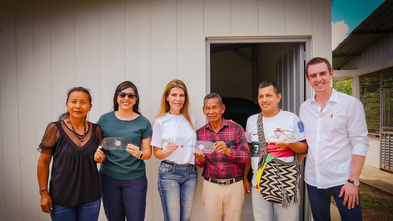 Anitalia Pijadu, Carolina Reyes, María Carolina Hoyos, León Mejía, Gregorio Saldaña y Manuel Burgos Bonilla.