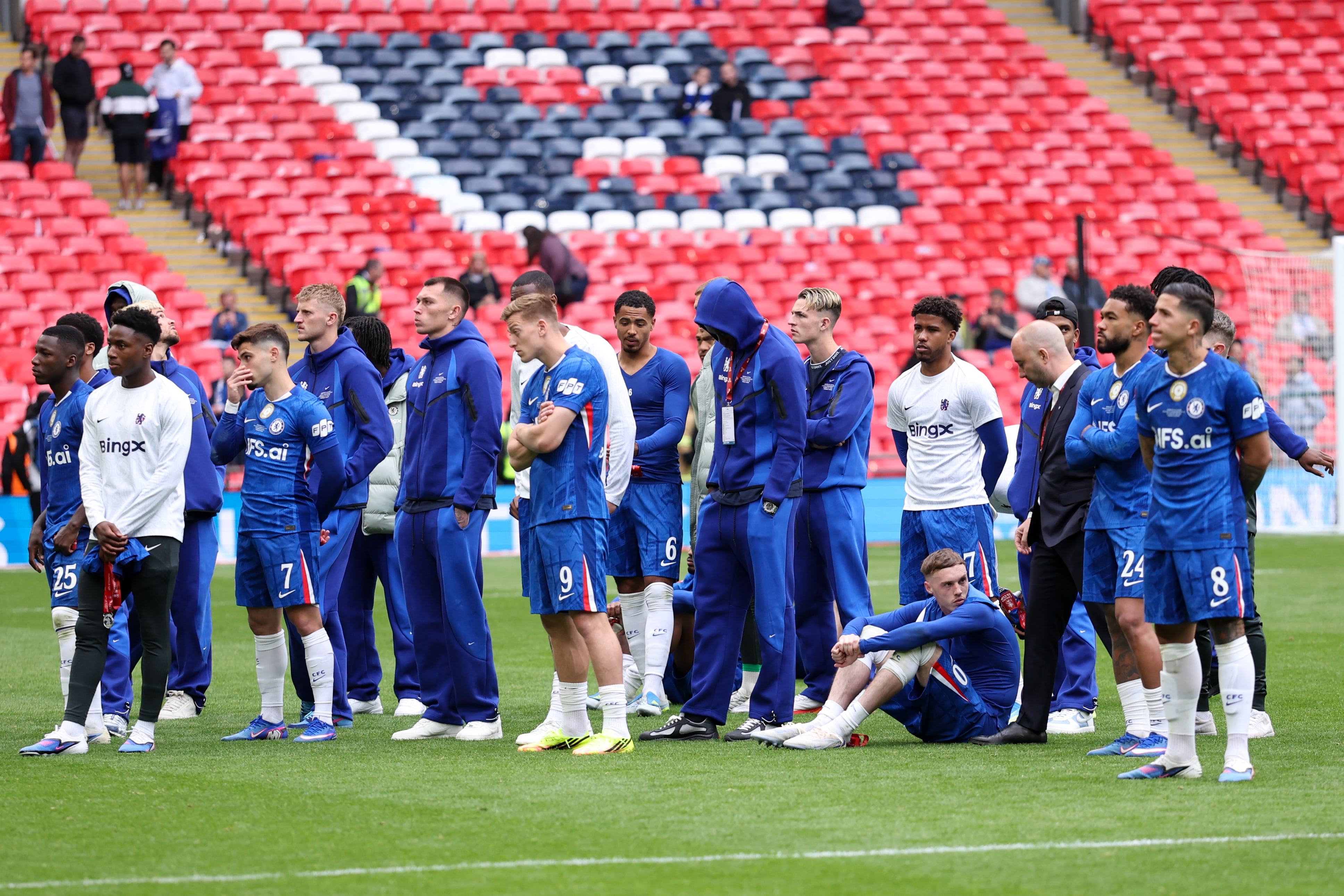 Zozobra en Chelsea por su temporada local en Inglaterra.