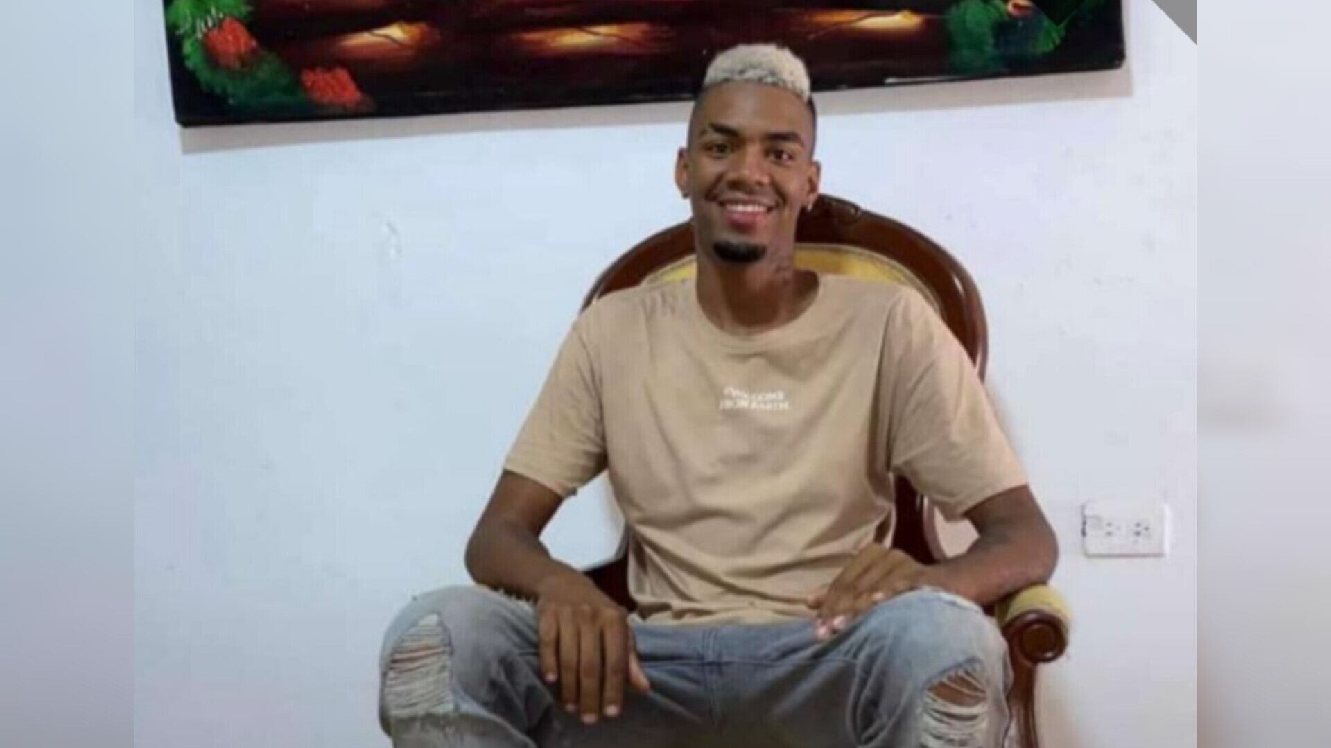 Asesinan a un joven al interior de un establecimiento en Cali; la víctima sería hermano de una futbolista de la Selección Colombia.