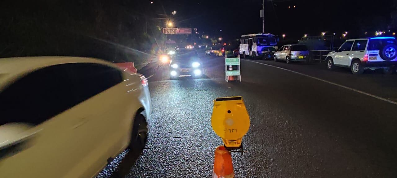 Reportan miles de carros en vías de acceso a Cali pero con tráfico fluído