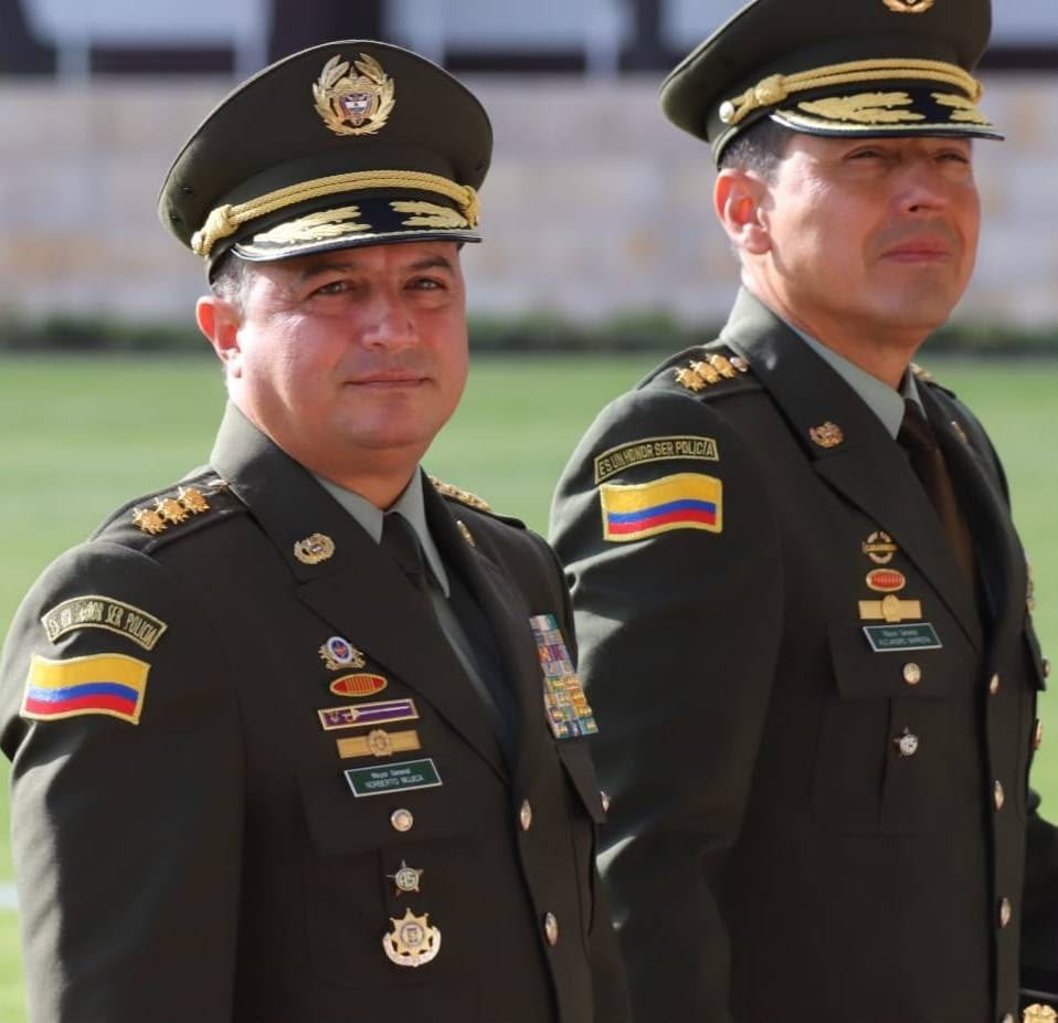 El general (r) Norberto Mujica, (izq) será el subdirector de la Policía en la era de Abelardo De La Espriella.