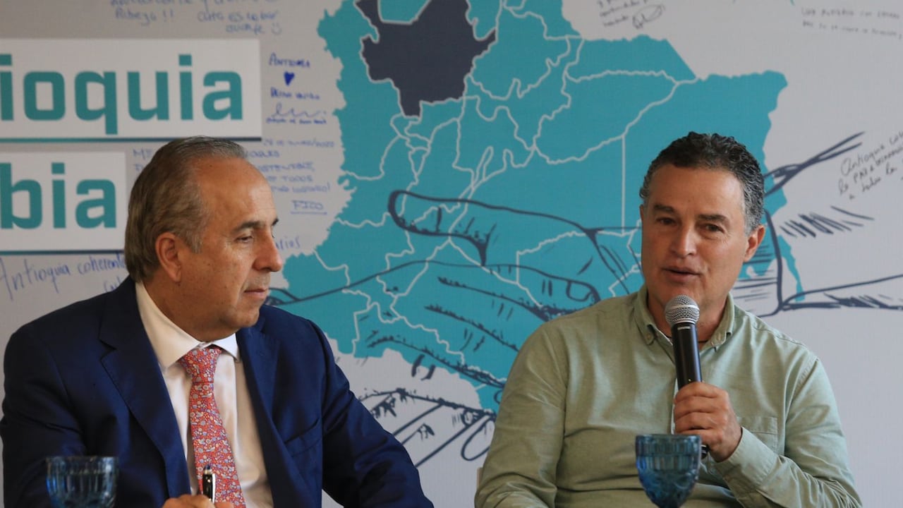 Buenas noticias para Antioquia Gobierno Nacional aprobó los recursos para la remodelación del aeropuerto José María Córdoba y las obras del Túnel del Toyo.