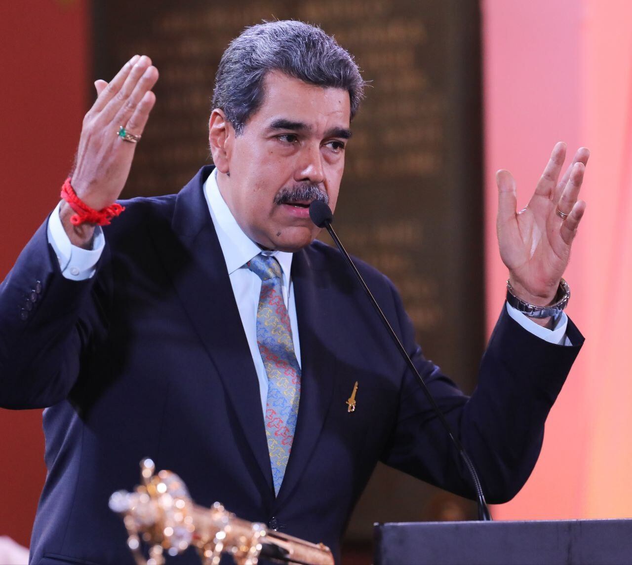 Nicolás Maduro presentó ante la Asamblea Nacional las propuestas para la reforma constitucional.