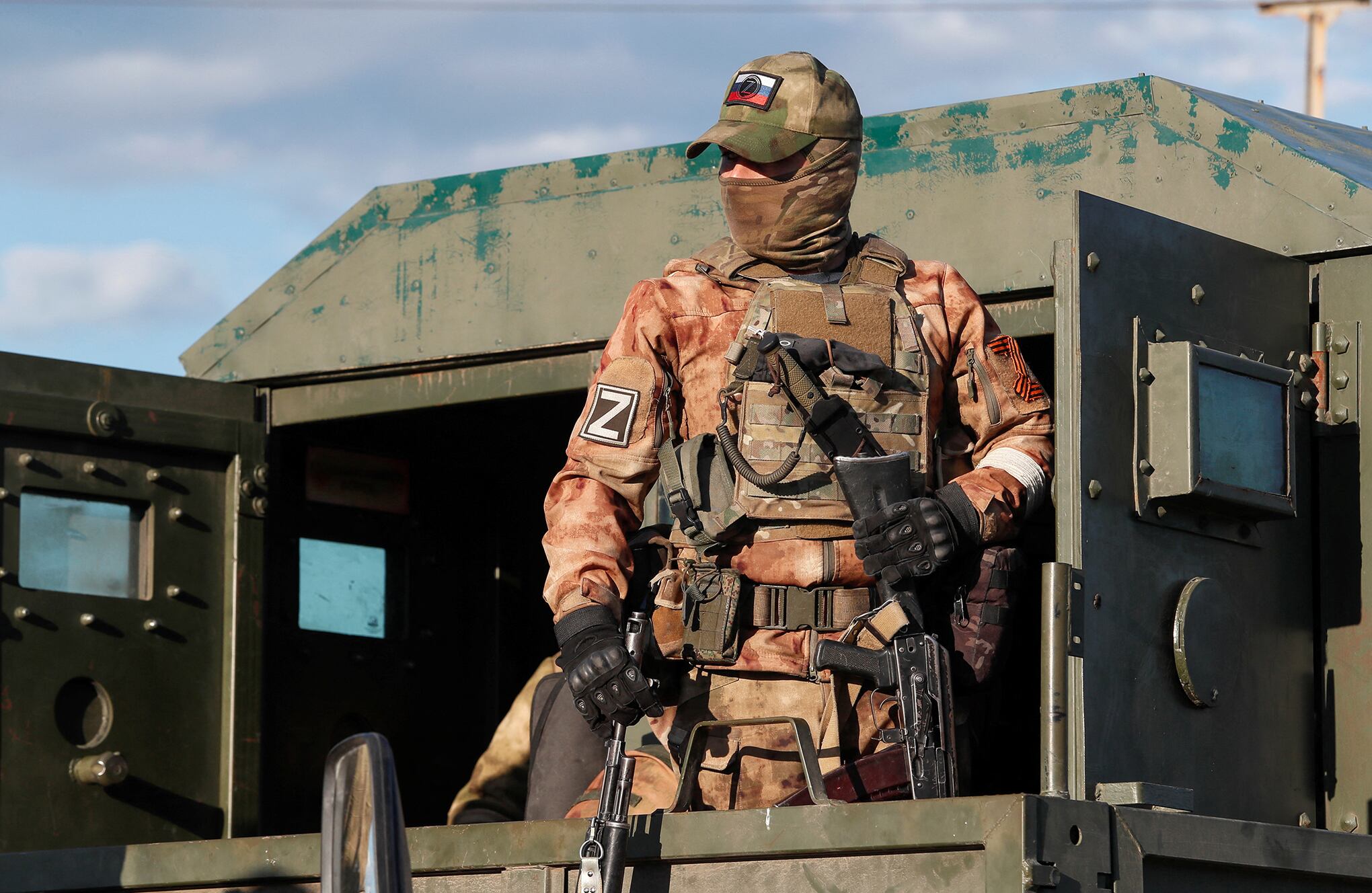 En imágenes : Más tropas ucranianas se rinden en Mariupol