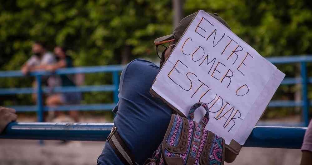 Hay más de 730 mil estudiantes en IES públicas. La gran mayoría de ellos (632 mil) lo hacen en las universidades del SUE.