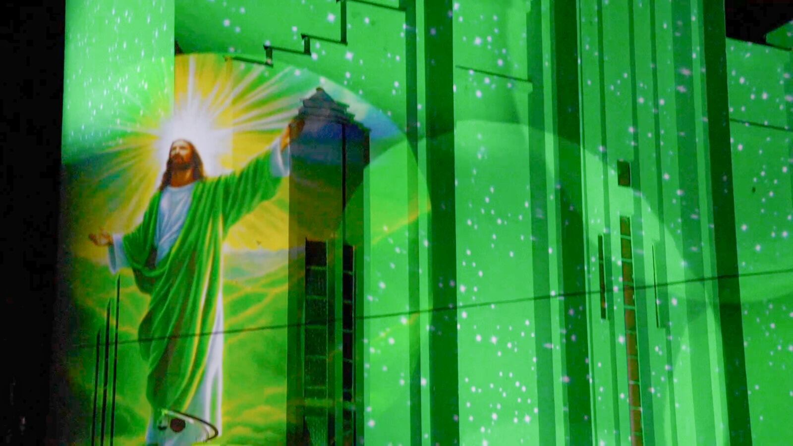 Alumbrado tecnológico en Iglesias de Pereira.