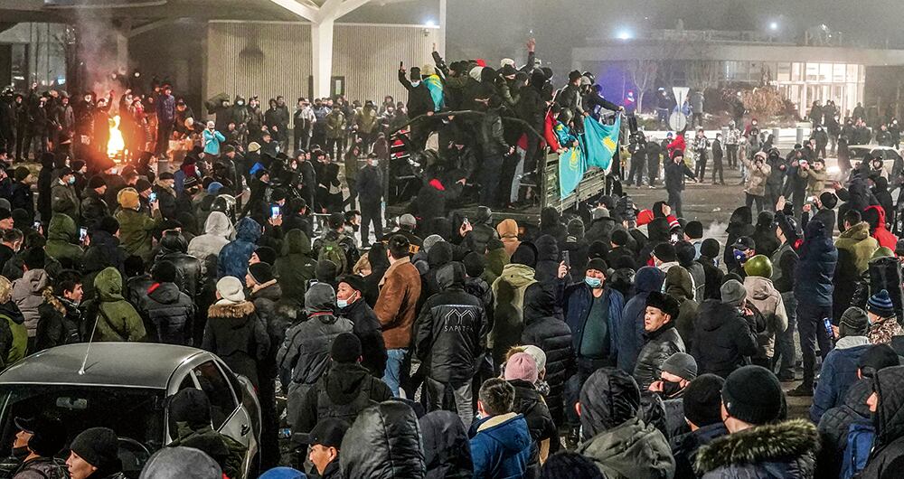 Kazajistán registra una grave crisis de seguridad, con decenas de muertos.