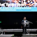 El presidente electo de Chile, Gabriel Boric, de la coalición "Apruebo la Dignidad", habla con sus seguidores luego de su victoria en la segunda vuelta de las elecciones presidenciales en Santiago, Chile, el domingo 19 de diciembre de 2021. Foto AP / Matias Delacroix