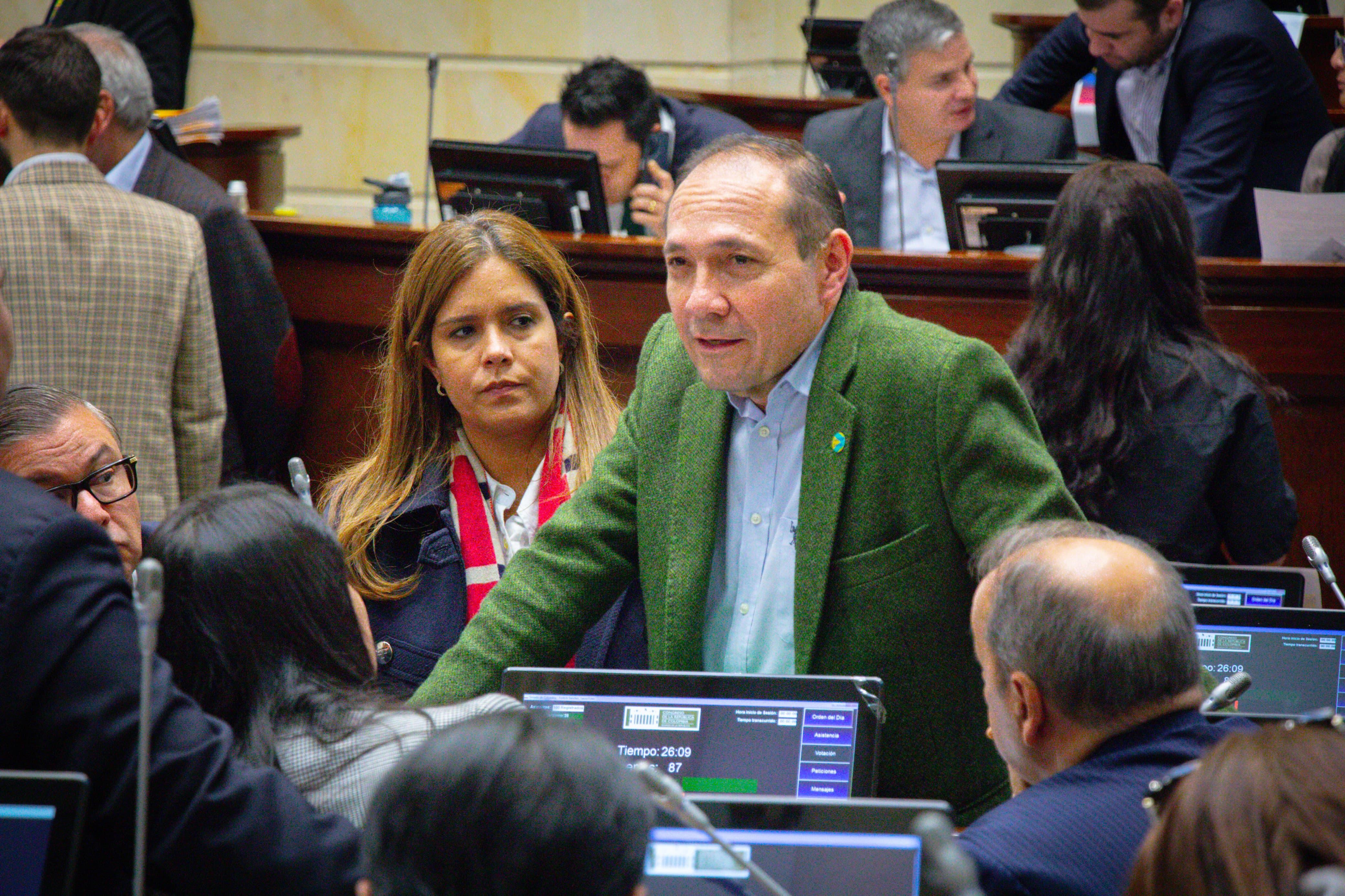 Antonio Sanguino, ministro de Trabajo, en la plenaria del Senado durante el debate final a la reforma laboral.