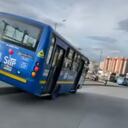 Un conductor del Sistema Integrado de Transporte hizo una peligrosa maniobra con un bus de servicio público.