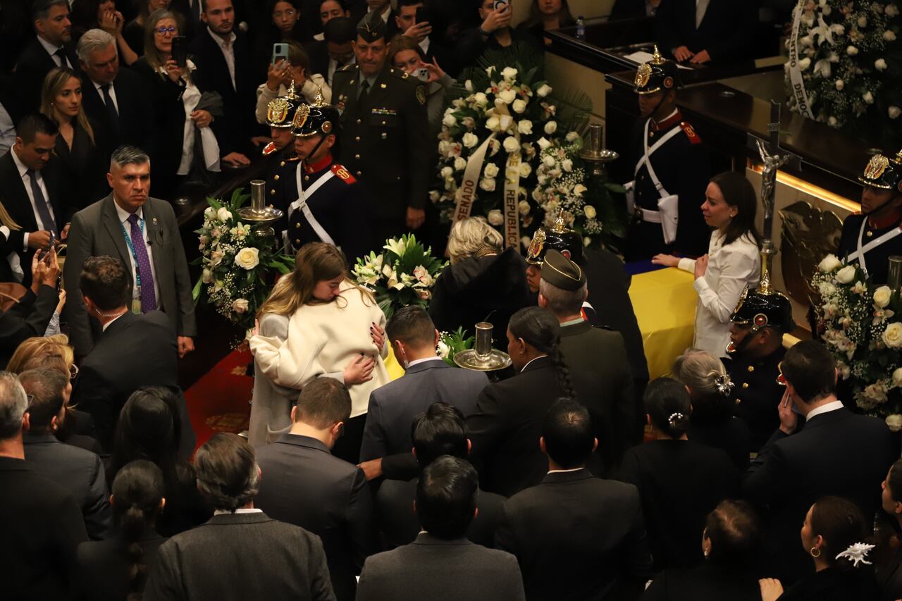 Homenaje póstumo en el Capitolio Nacional a Miguel Uribe Turbay