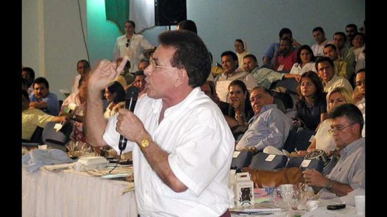 La última vez que se vio a Eudaldo León Díaz Salgado hizo fue en el Consejo Comunal en Corozal, Sucre, un 1 de febrero del año 2003. Díaz Salgado, alcalde de El Roble, resaltó que su vida corría peligro y denunció las irregularidades de Salvador Arana Sus, gobernador de Sucre de la época y relacionado con grupos paramilitares. Fue encontrado muerto dos meses después.