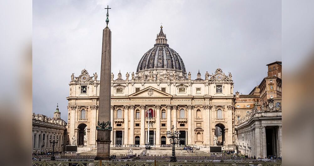 En los últimos 100 años han pasado por el trono de Pedro nueve sumos pontífices.