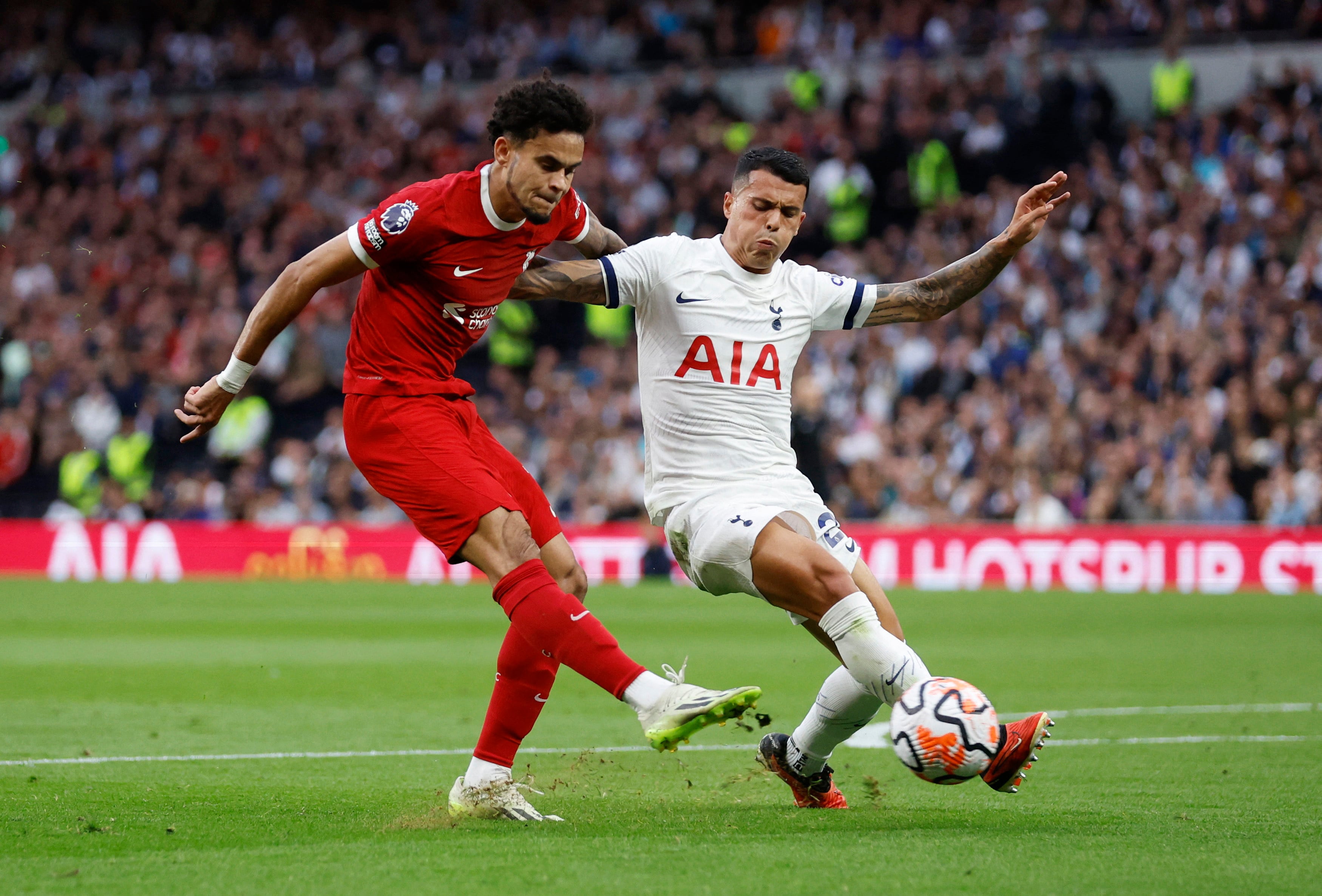 Soccer Football - Premier League - Tottenham Hotspur v Liverpool - Tottenham Hotspur Stadium, London, Britain - September 30, 2023 Liverpool's Luis Diaz scores a goal that is later disallowed Action Images via Reuters/Peter Cziborra NO USE WITH UNAUTHORIZED AUDIO, VIDEO, DATA, FIXTURE LISTS, CLUB/LEAGUE LOGOS OR 'LIVE' SERVICES. ONLINE IN-MATCH USE LIMITED TO 45 IMAGES, NO VIDEO EMULATION. NO USE IN BETTING, GAMES OR SINGLE CLUB/LEAGUE/PLAYER PUBLICATIONS.