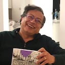 La hija de Gustavo Petro le dio un regalo de Navidad y él compartió una foto en sus redes sociales para mostrarlo.
