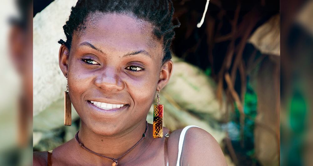 Con un cuantioso y potente material de archivo y un acceso sin precedentes a Francia Márquez, el director Juan Mejía Botero entrega el perfil imperdible de una mujer que a pulso se ganó su espacio en la historia.