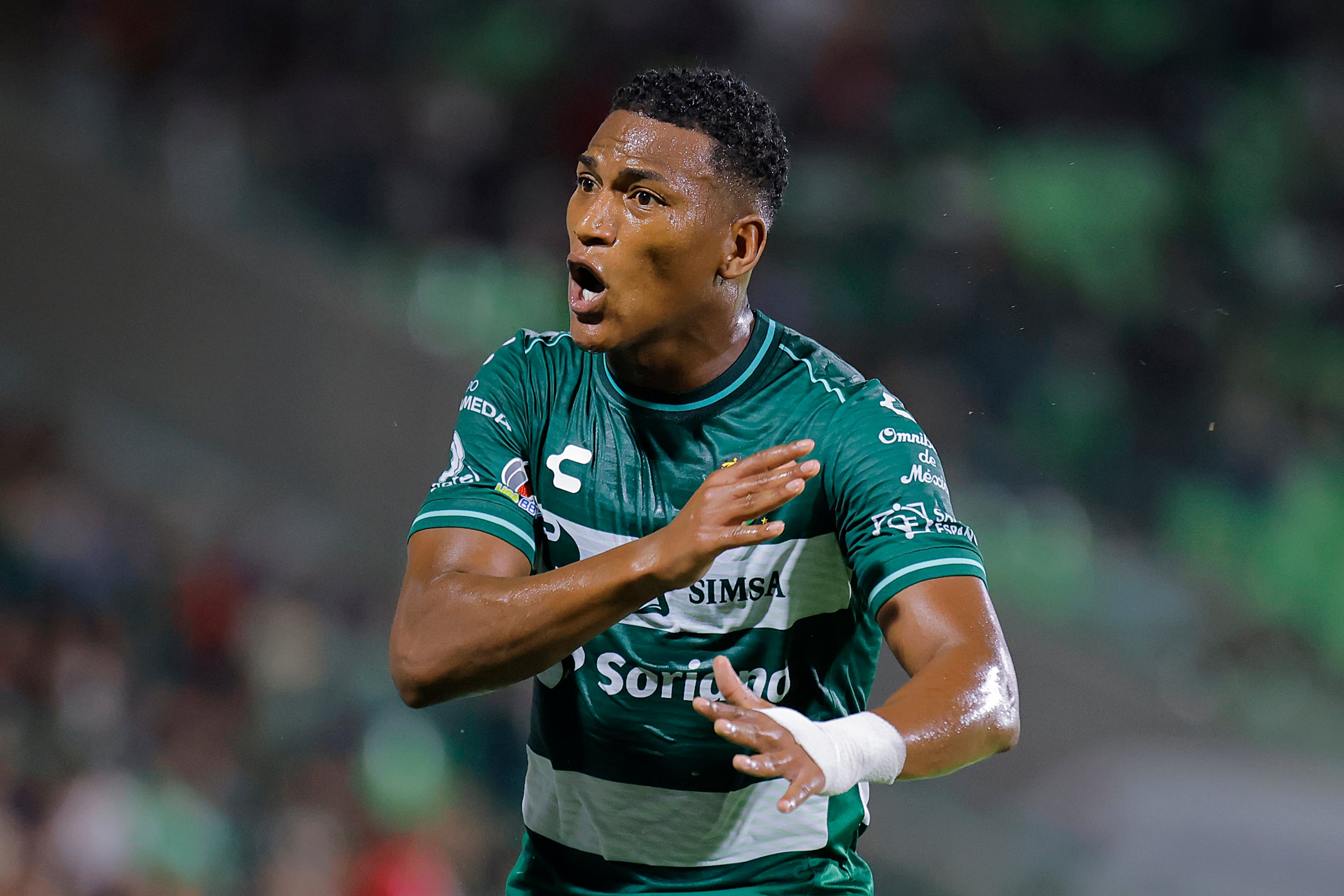 TORREON, MEXICO - JULY 25: Carlos Gruezo of Santos gestures during the 2nd round match between Santos Laguna and Atlas as part of the Torneo Apertura 2026 Liga MX at Corona Stadium on July 25, 2026 in Torreon, Mexico. (Photo by Manuel Guadarrama/Getty Images)