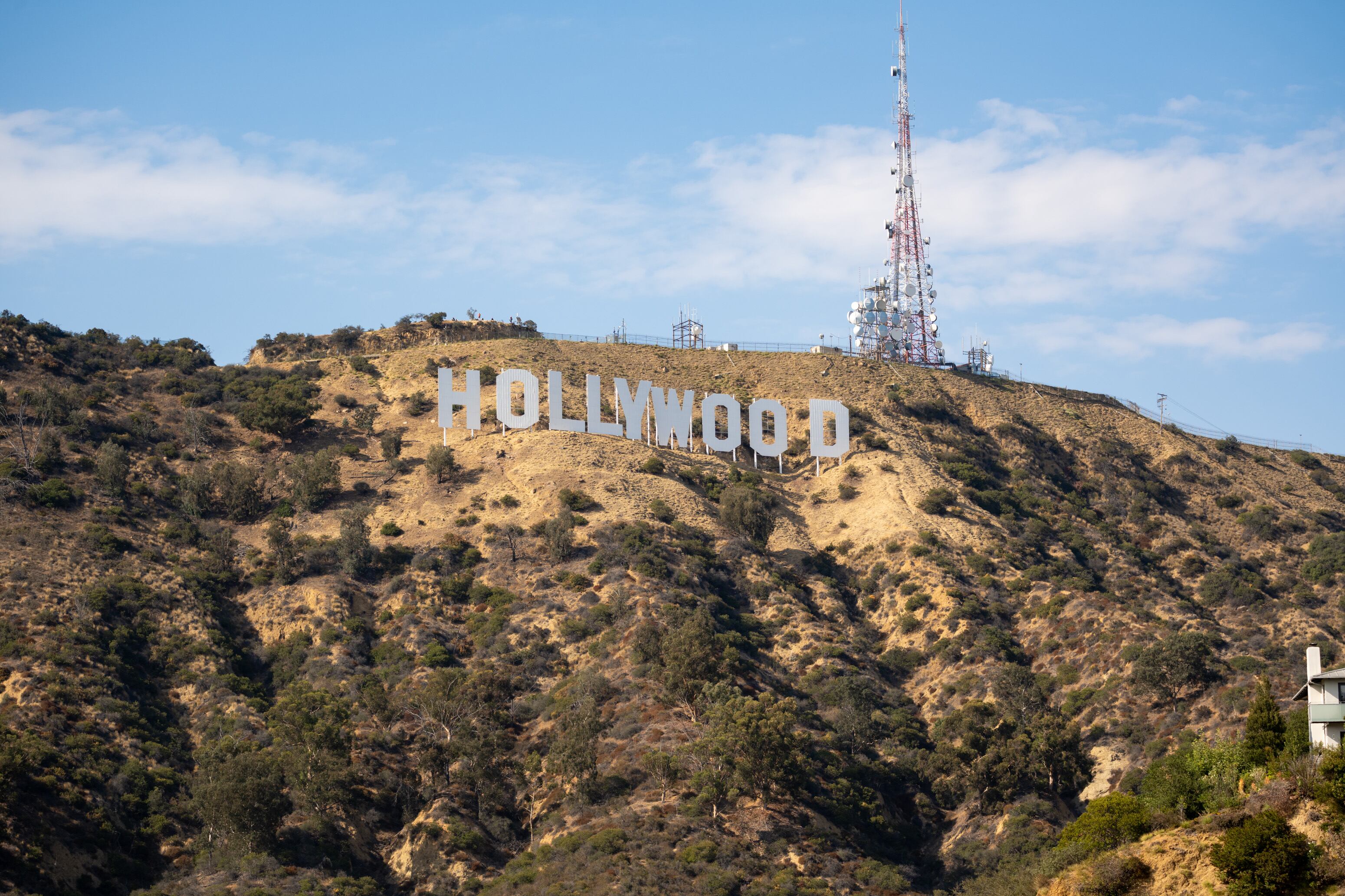 El letrero fue reconstruido en 1978, y es pintado a cada década.