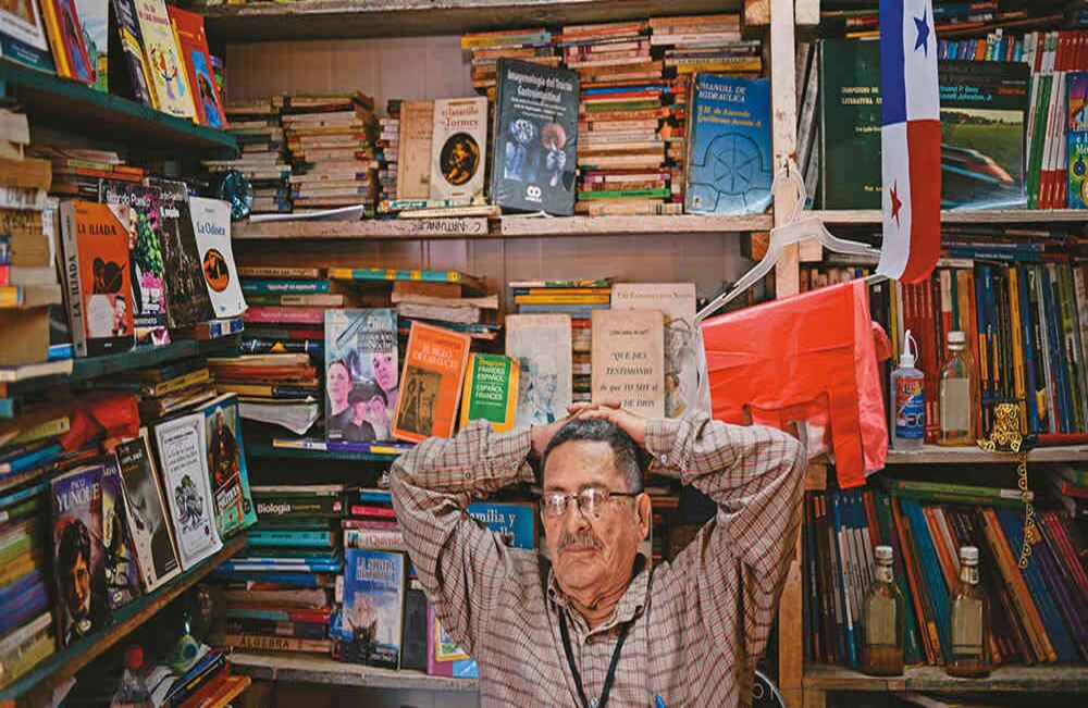 Las calles del 5 de mayo son el paraíso de la mercancía usada, entre ropa y electrodomésticos, también se encuentran buenos libros.