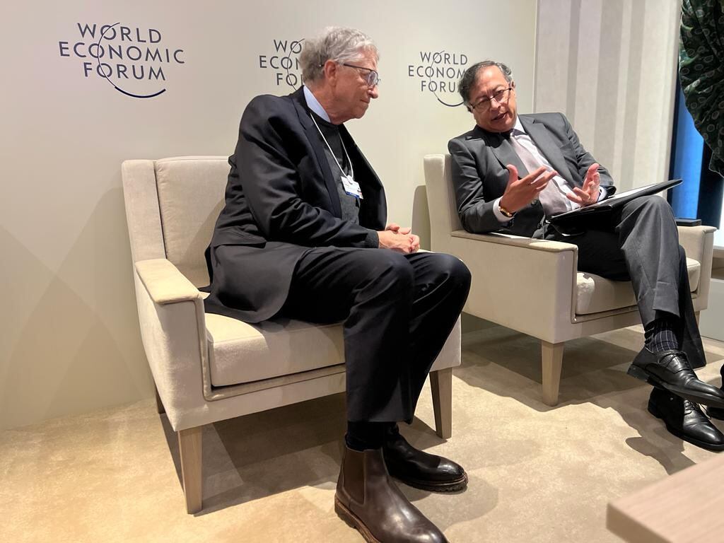 Gustavo Petro y Bill Gates.
