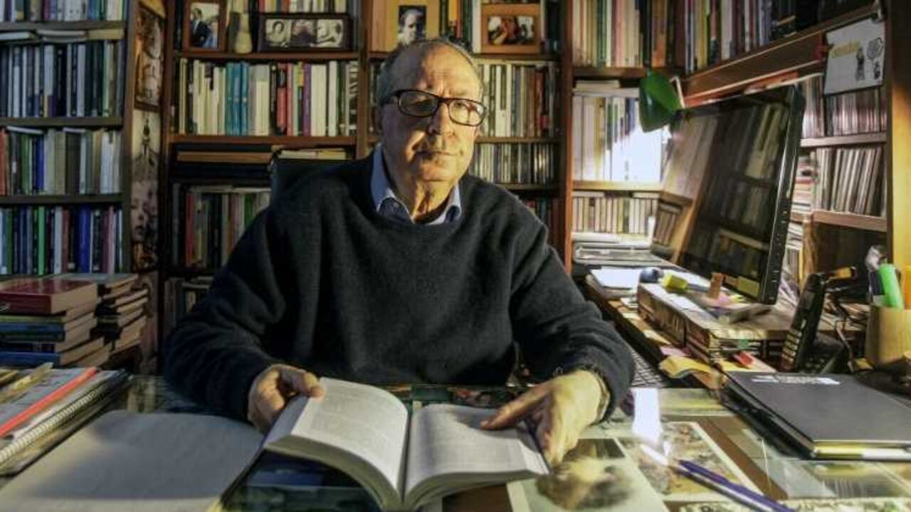 Barbero en su estudio, el 30 de marzo de 2016, en Bogotá. Crédito: Carlos Julio Martínez.