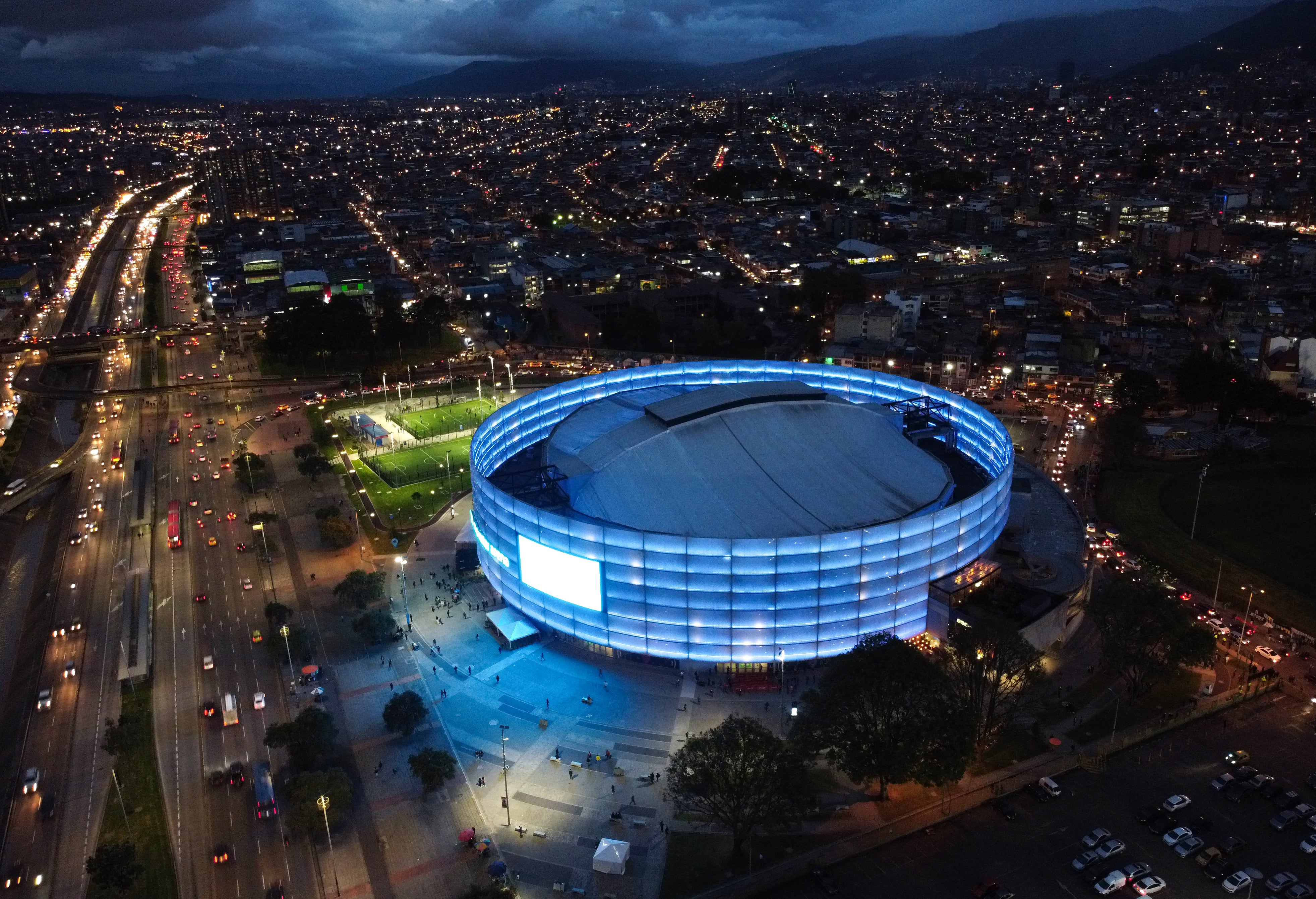 En sus años de operación, el Movistar Arena ha realizado más de 500 eventos, con la participación de más de 350 artistas internacionales y 200 nacionales.