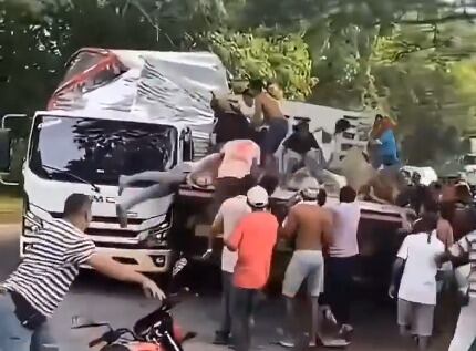 Autoridades investigan para dar con los responsables del saqueo.