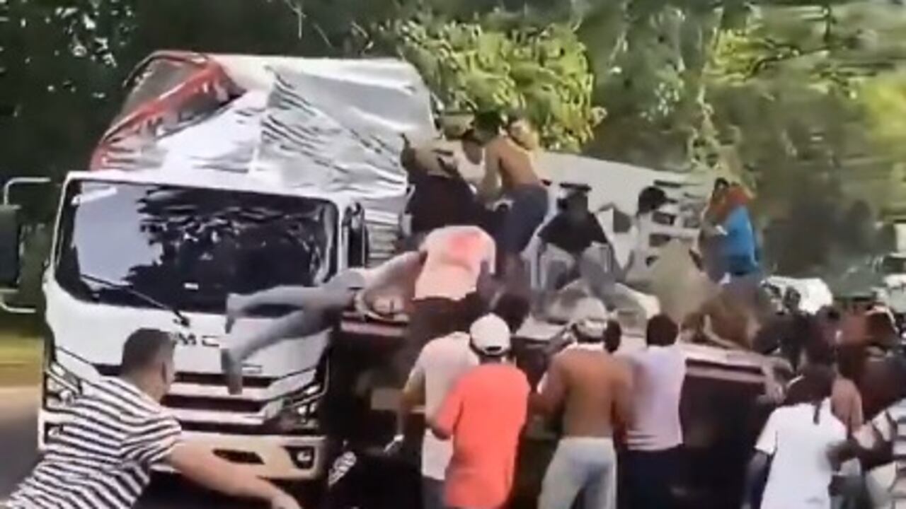 Autoridades investigan para dar con los responsables del saqueo.