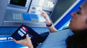 En pleno auge de la era digital, los cajeros automáticos continúan siendo un recurso clave para retirar dinero en efectivo.