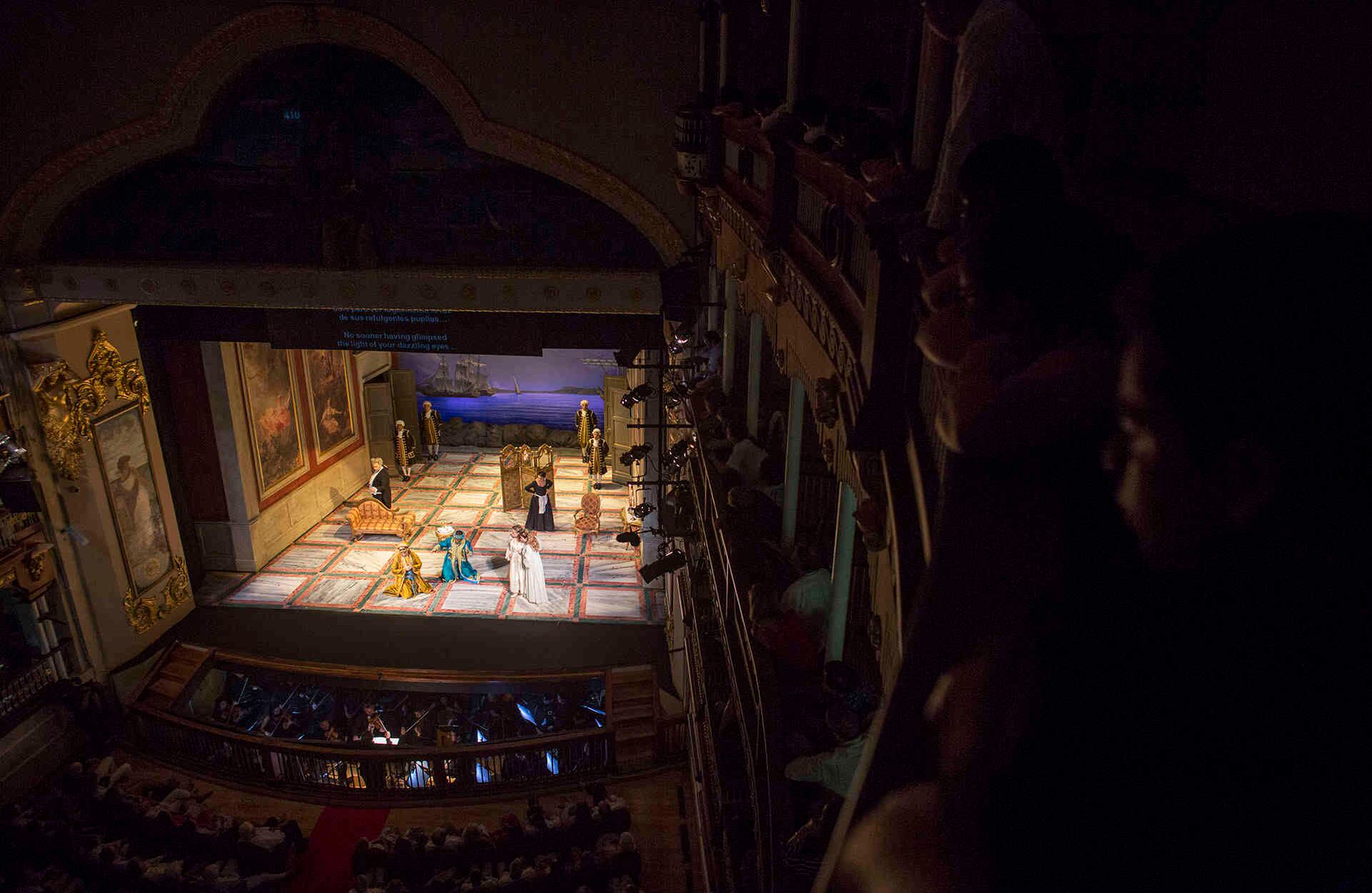 La noche del 11 de enero brilló con gracia por cuenta de la primera función de la ópera de drama jocoso ‘Così fan tutte’. En este proyecto artístico del Festival Spoleto de Italia participa con un papel especial, la soprano colombiana Julieth Lozano. Con la segunda función de esta ópera, culminó con destellos y armonía el Cartagena Festival Internacional de Música 2019.