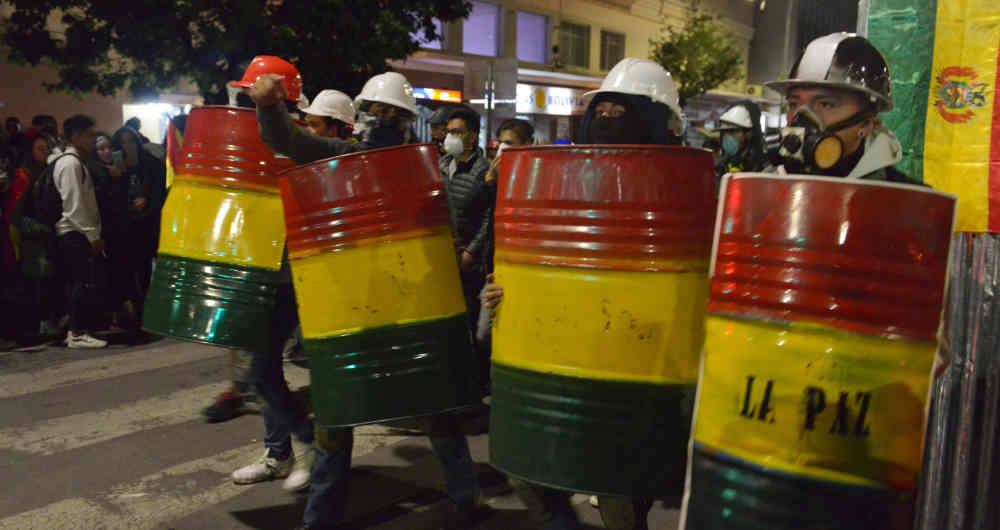 Desde las acusaciones de fraude en Bolivia, las protestas han sido una constante en el país entre seguidores y detractores de Evo Morales. Foto: AFP