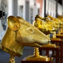 Vista de la obra del artista chino disidente Ai Weiwei "Círculo de animales/cabezas del zodiaco" expuesta durante un avance de prensa de su nueva exposición "Rapto" en Lisboa, el jueves 3 de junio de 2021. AP Photo/Armando Franca