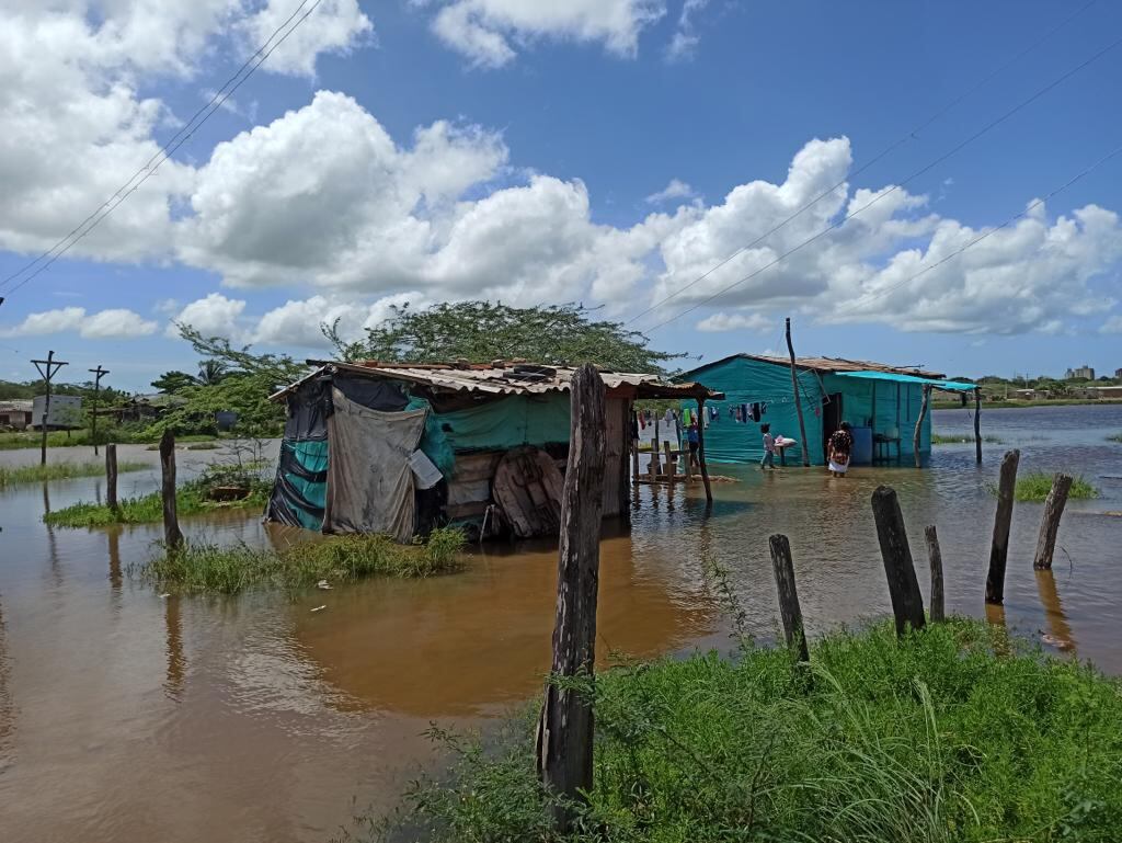 Se pudo determinar las dificultades en acceso al agua, alimentación, servicio de atención básico de salud, tras las inundaciones que ocasionó la tormenta, sin que hasta el momento hayan llegado las ayudas los sectores más vulnerables.