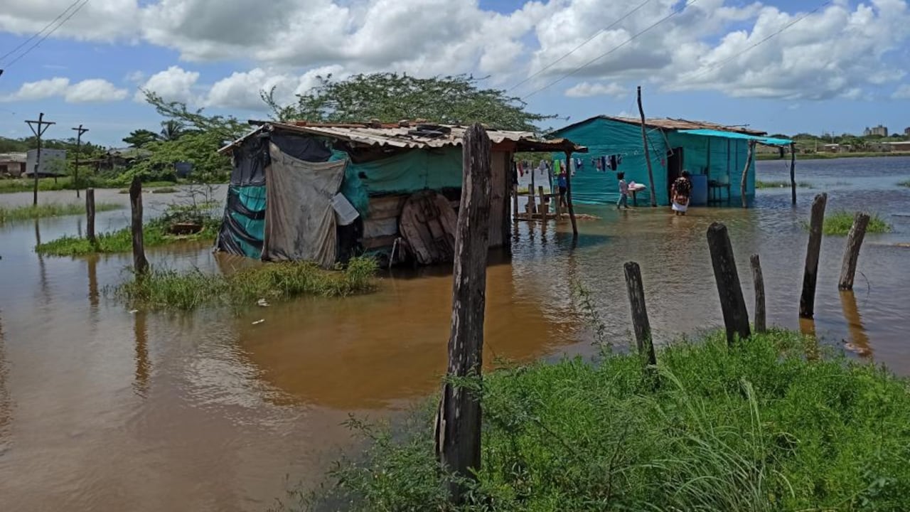 Se pudo determinar las dificultades en acceso al agua, alimentación, servicio de atención básico de salud, tras las inundaciones que ocasionó la tormenta, sin que hasta el momento hayan llegado las ayudas los sectores más vulnerables.