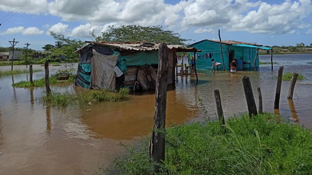 Se pudo determinar las dificultades en acceso al agua, alimentación, servicio de atención básico de salud, tras las inundaciones que ocasionó la tormenta, sin que hasta el momento hayan llegado las ayudas los sectores más vulnerables.
