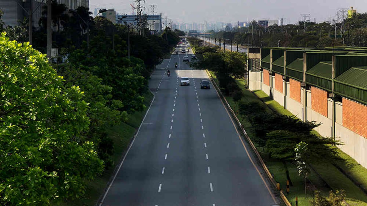 La movilidad dejó de ser caótica y el aire mejoró en Medellín gracias al aumento de horas y número en el pico y placa.